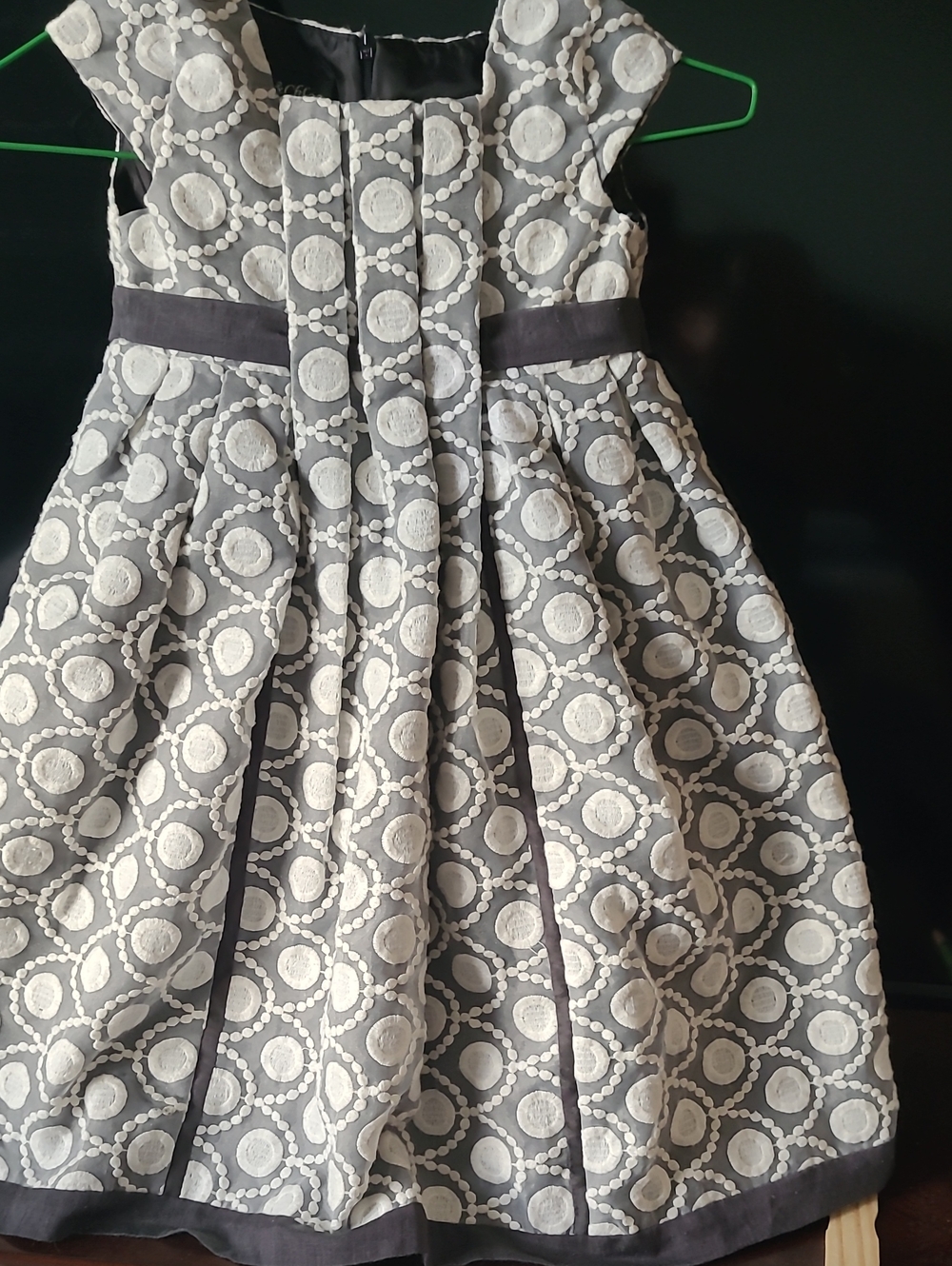 Isobella & Chloe Gray and White Circle Jacquard Party Dress